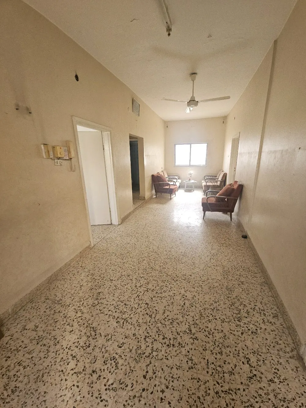 منزل مستقل منطابقين مع قطعة ارضجاهزة للبناءعلى الشارع