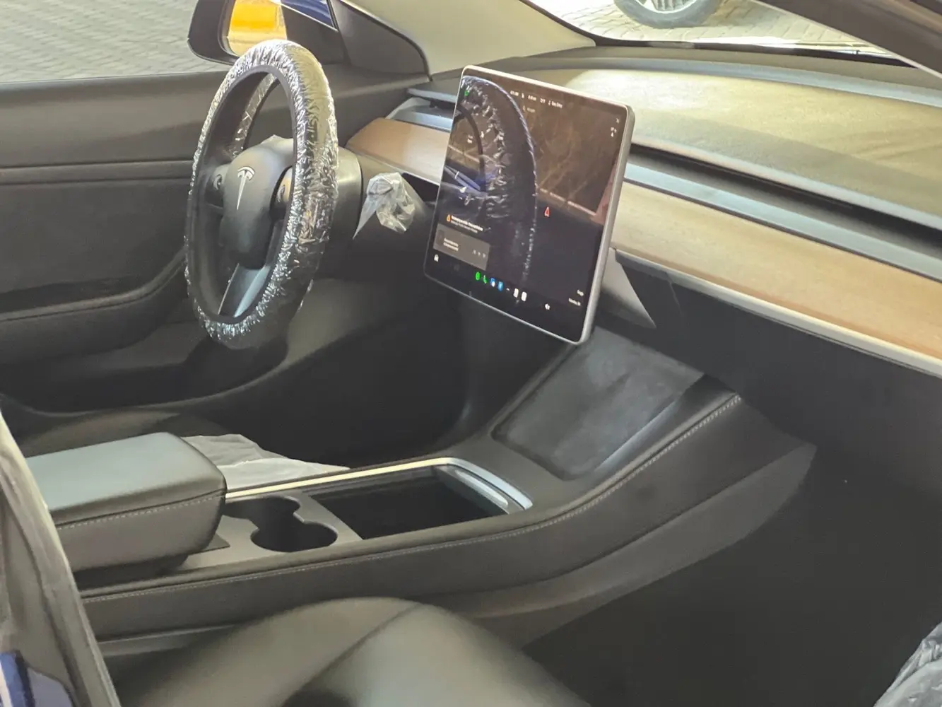 تيسلا مودل 3 موديل 2021 اللون الخارجي ازرق  اللون الداخلي اسود الفحص  4 جيد