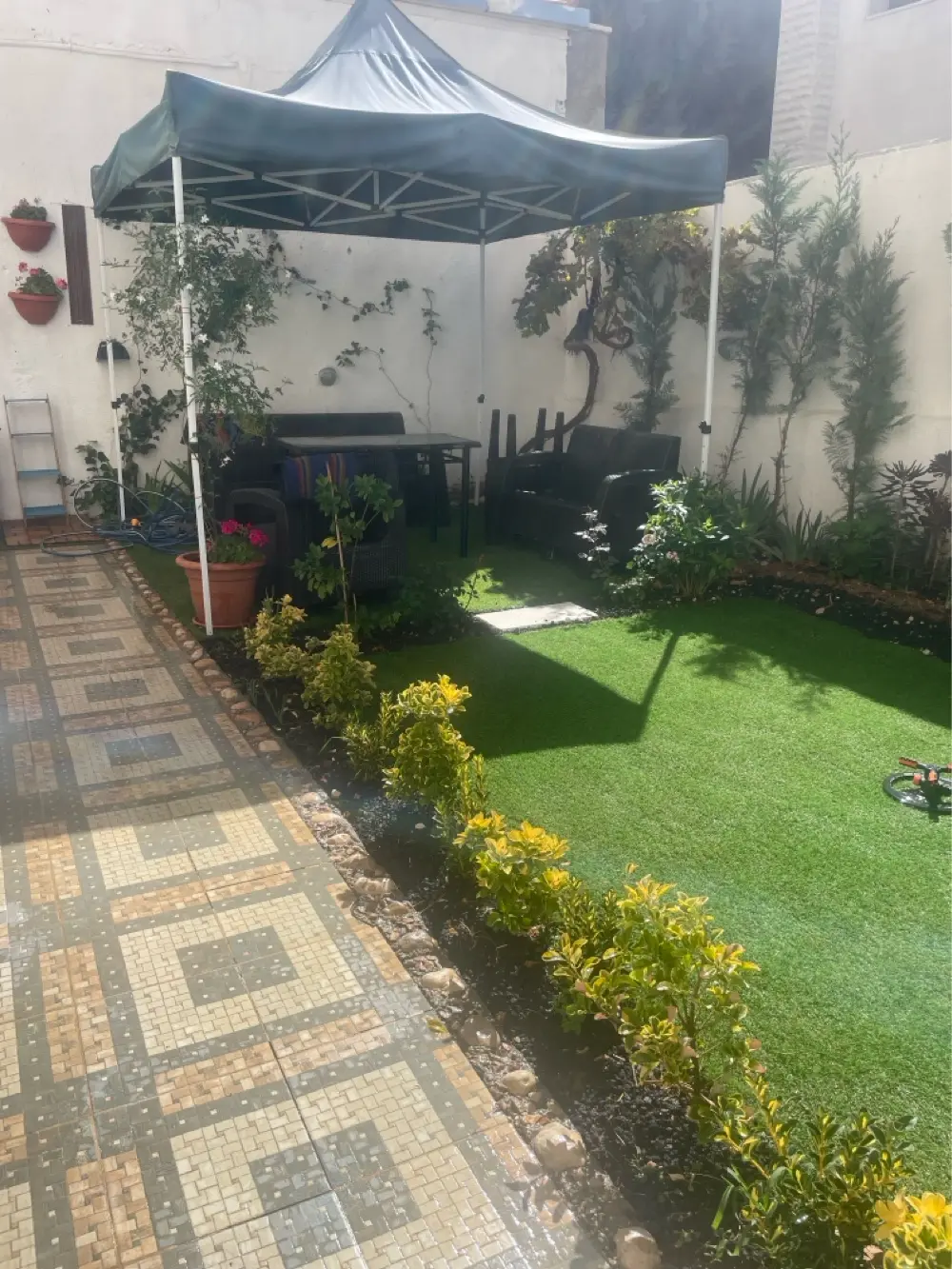 شقة ارضية دوبلكس بافخم وارقى مناطق ام اذينة من المالك