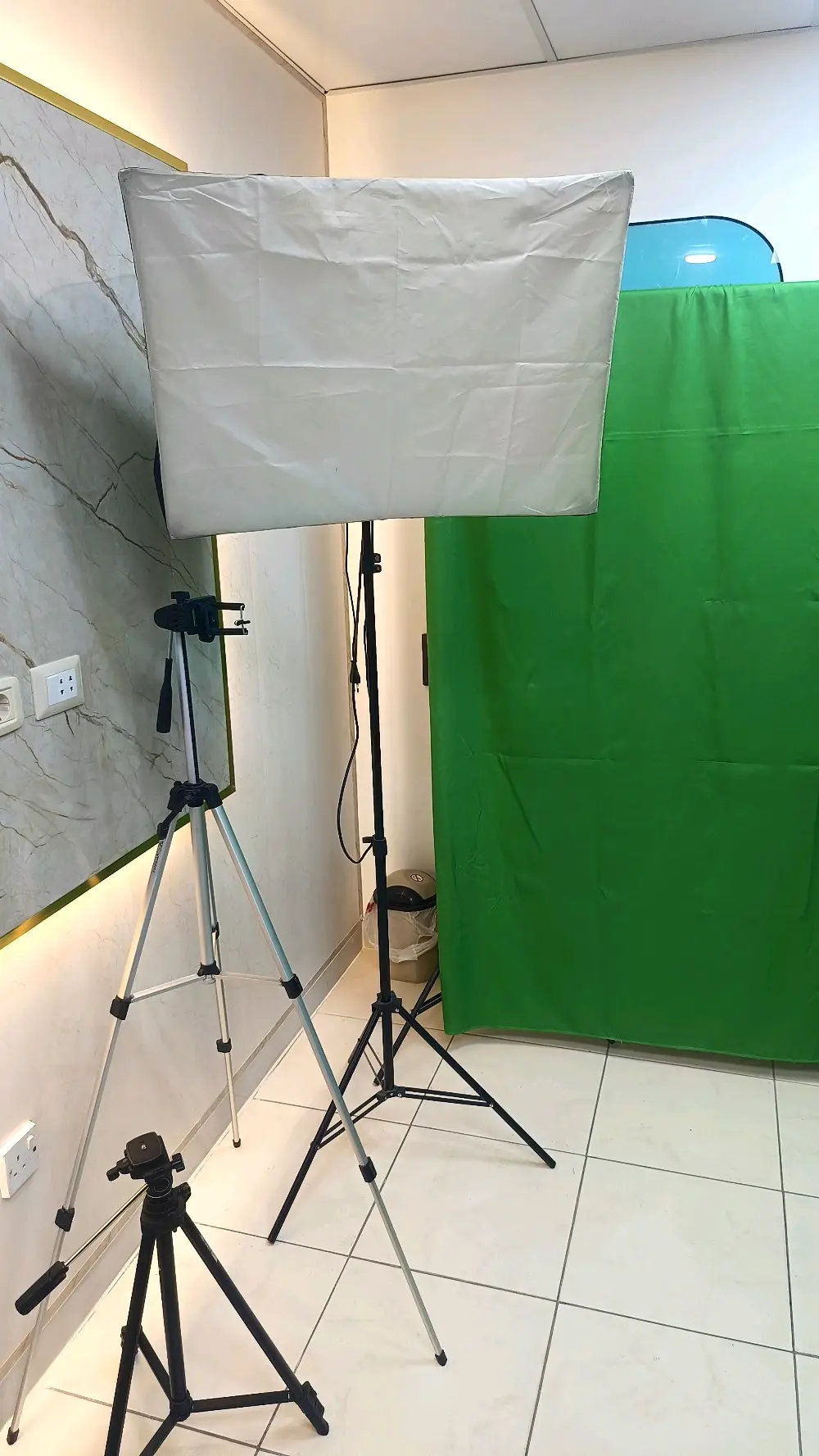 مكتب كامل متكامل للبيع مع المعدات