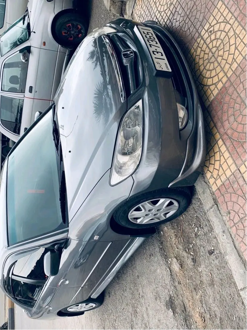 سيارة هوندا سيفك 2005