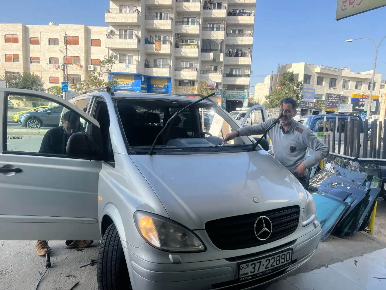 زجاج سيارات