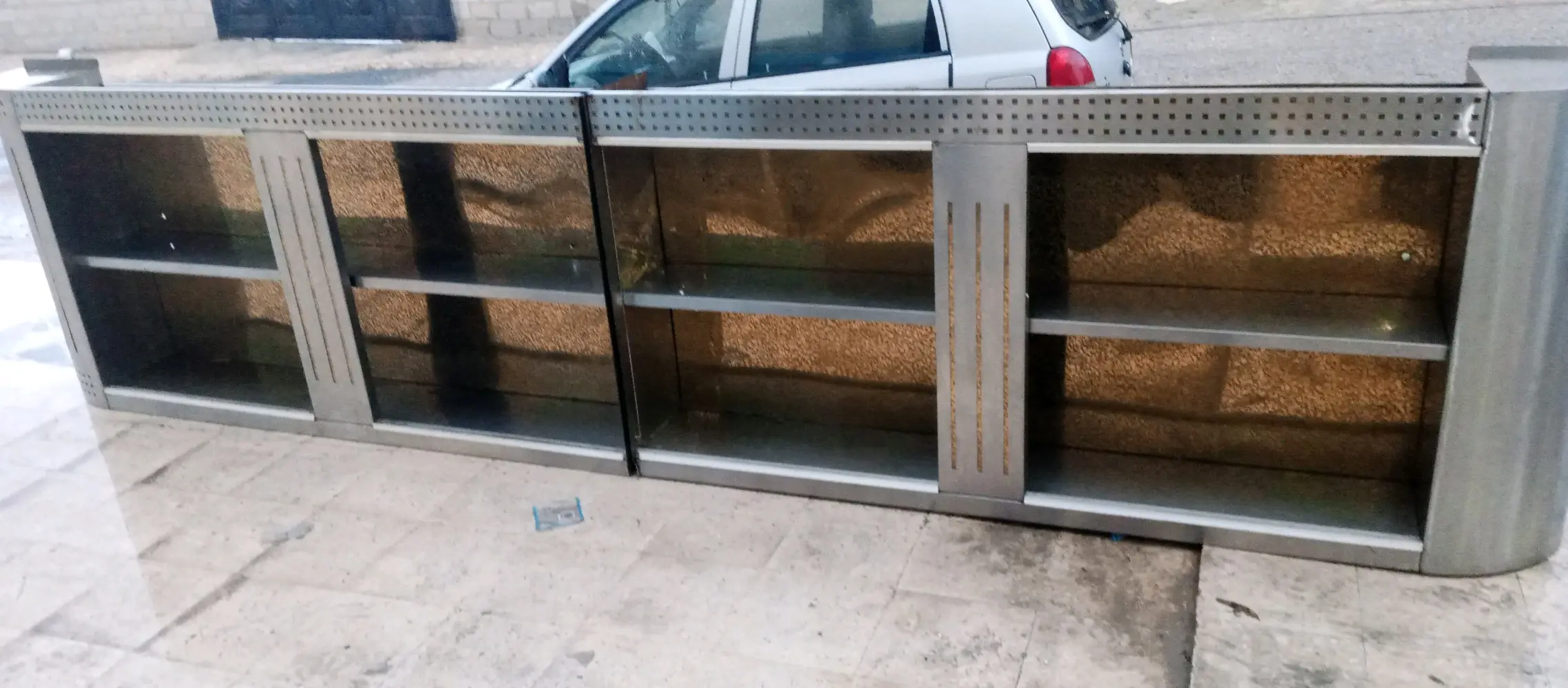 عدة مطعم كامله للبيع