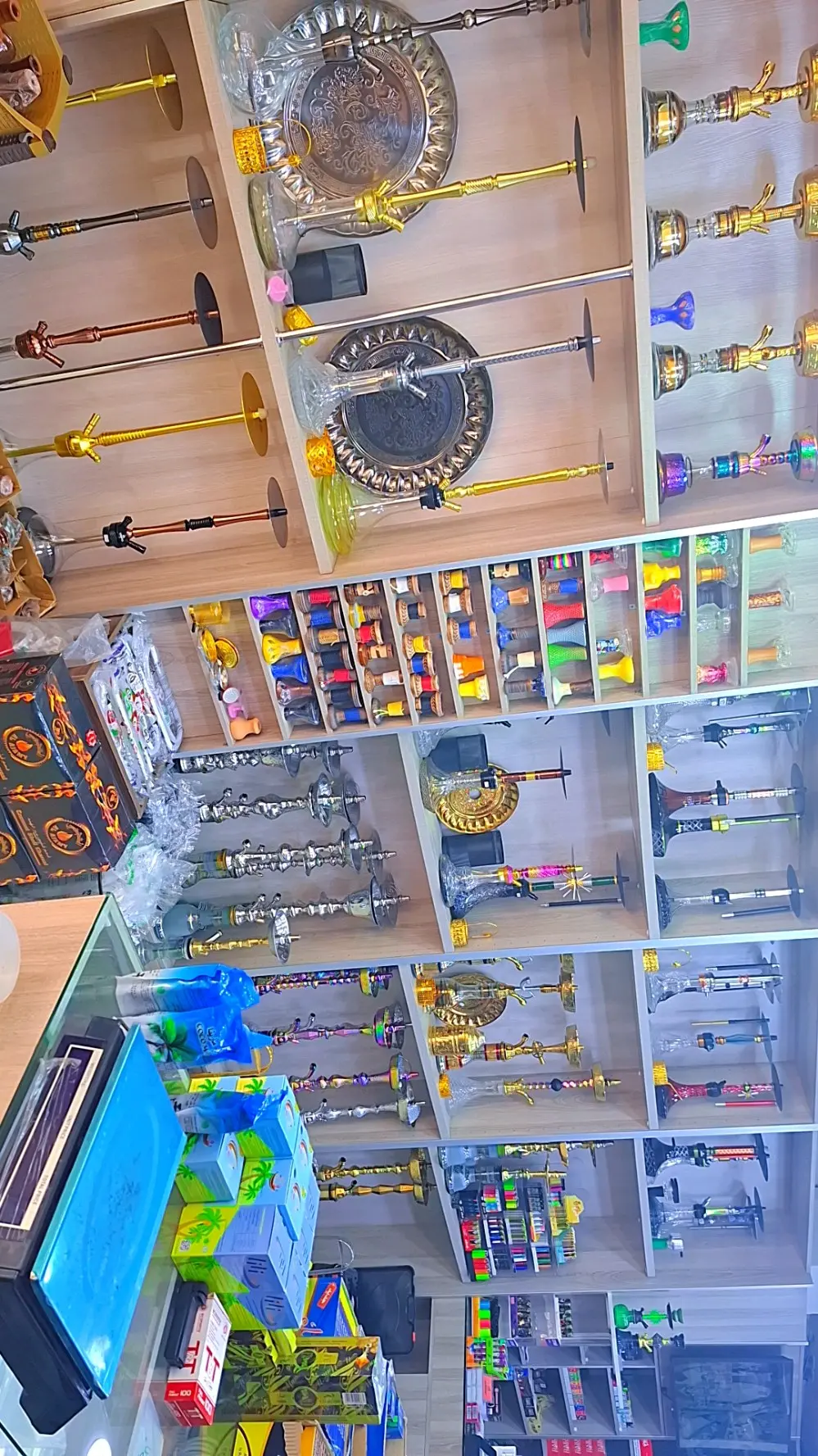 محل مستلزمات تدخين ومعسل يعمل بشكل ممتاز