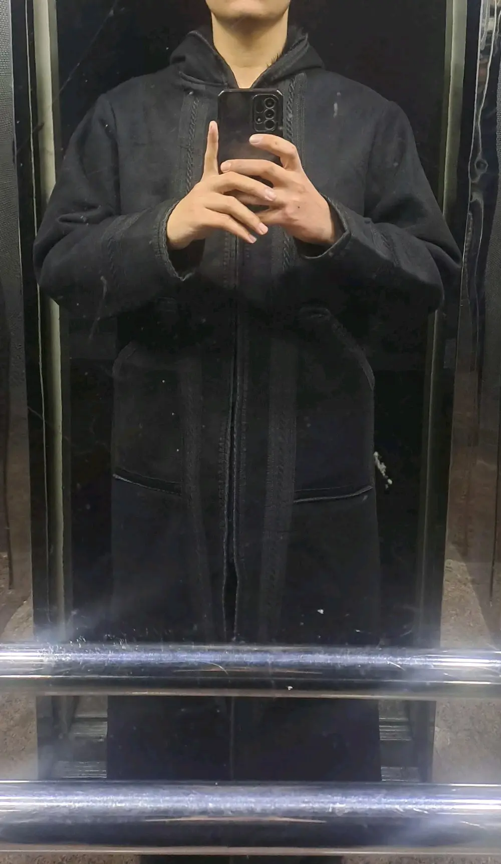 فروة رجالي جديدة  من شركة قفيشة الشهيرة نمرة 2 باللون الأسود الجميل ب14.99 دينار