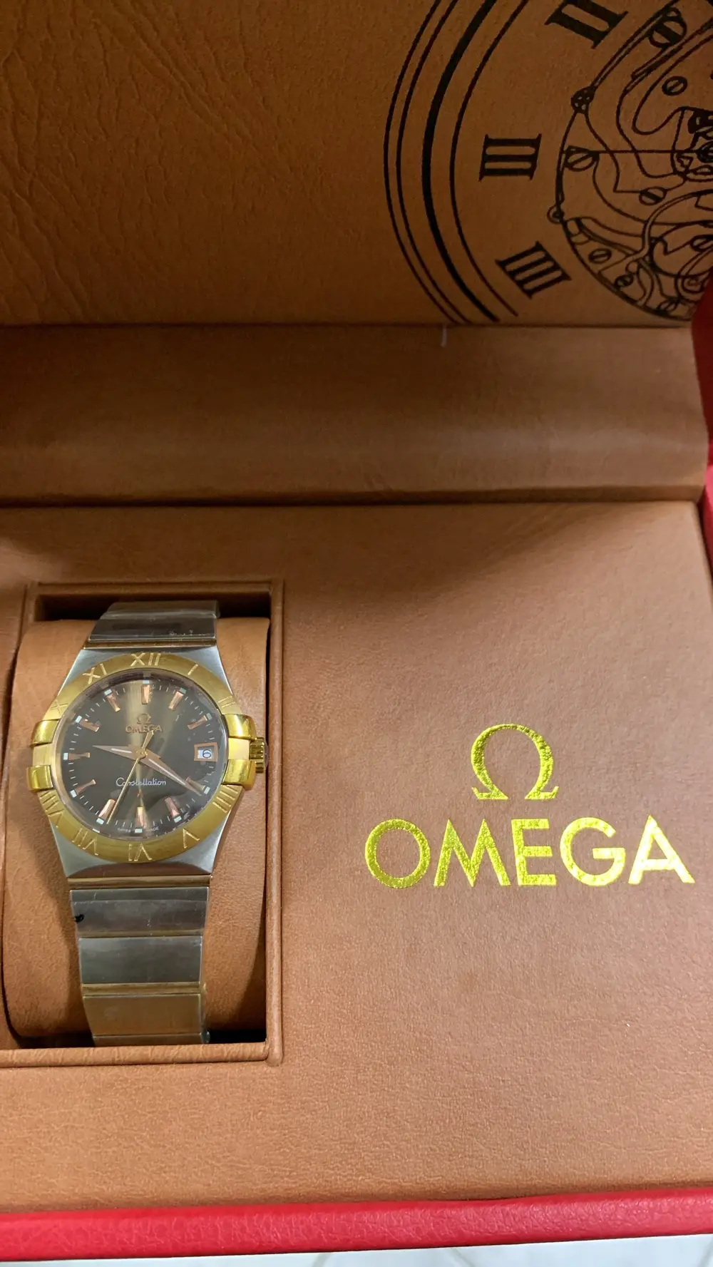 مجموعة ساعات جديده مجلتن اصلي مكفول