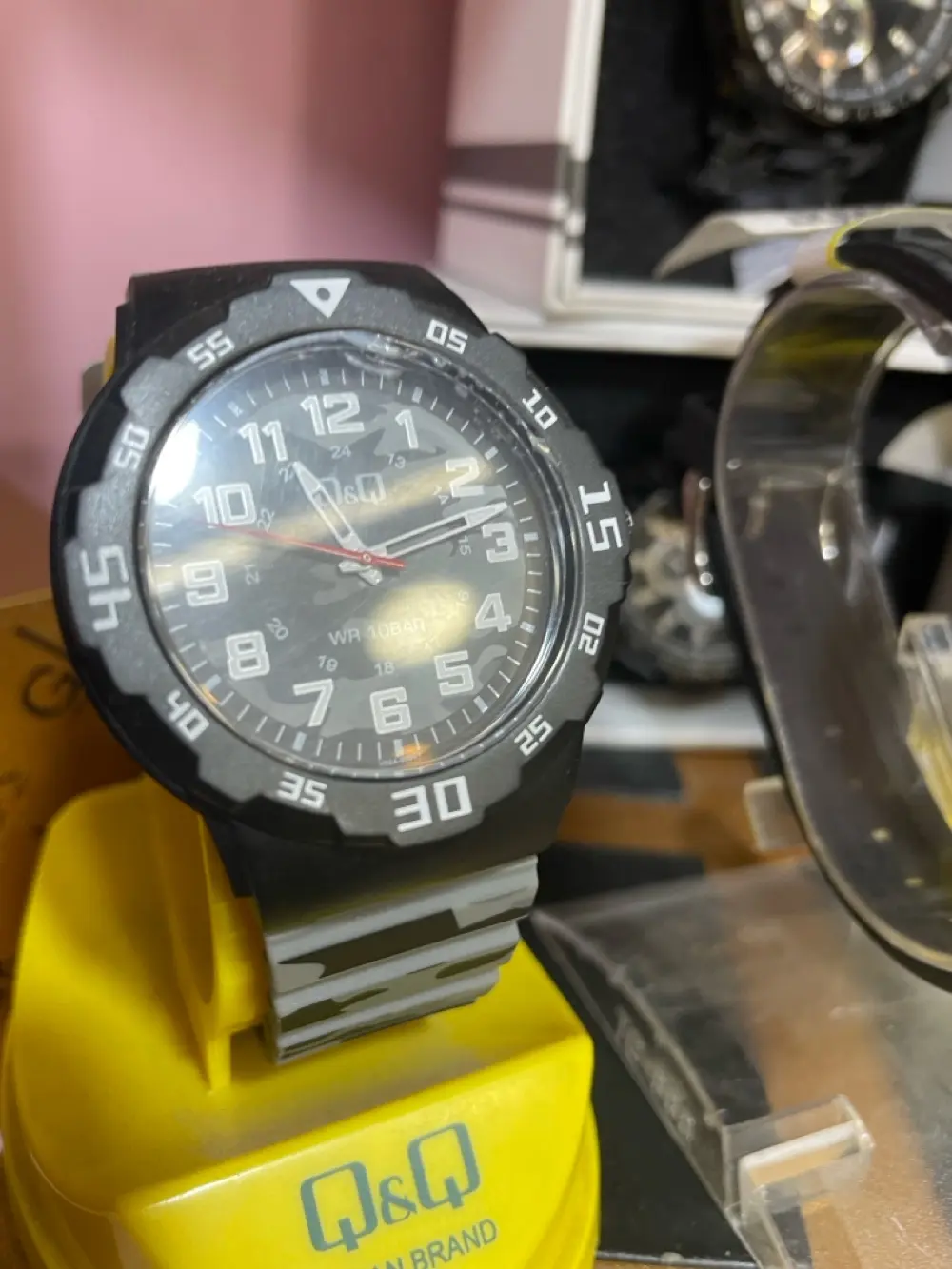 ساعات Q&Q الرياضية