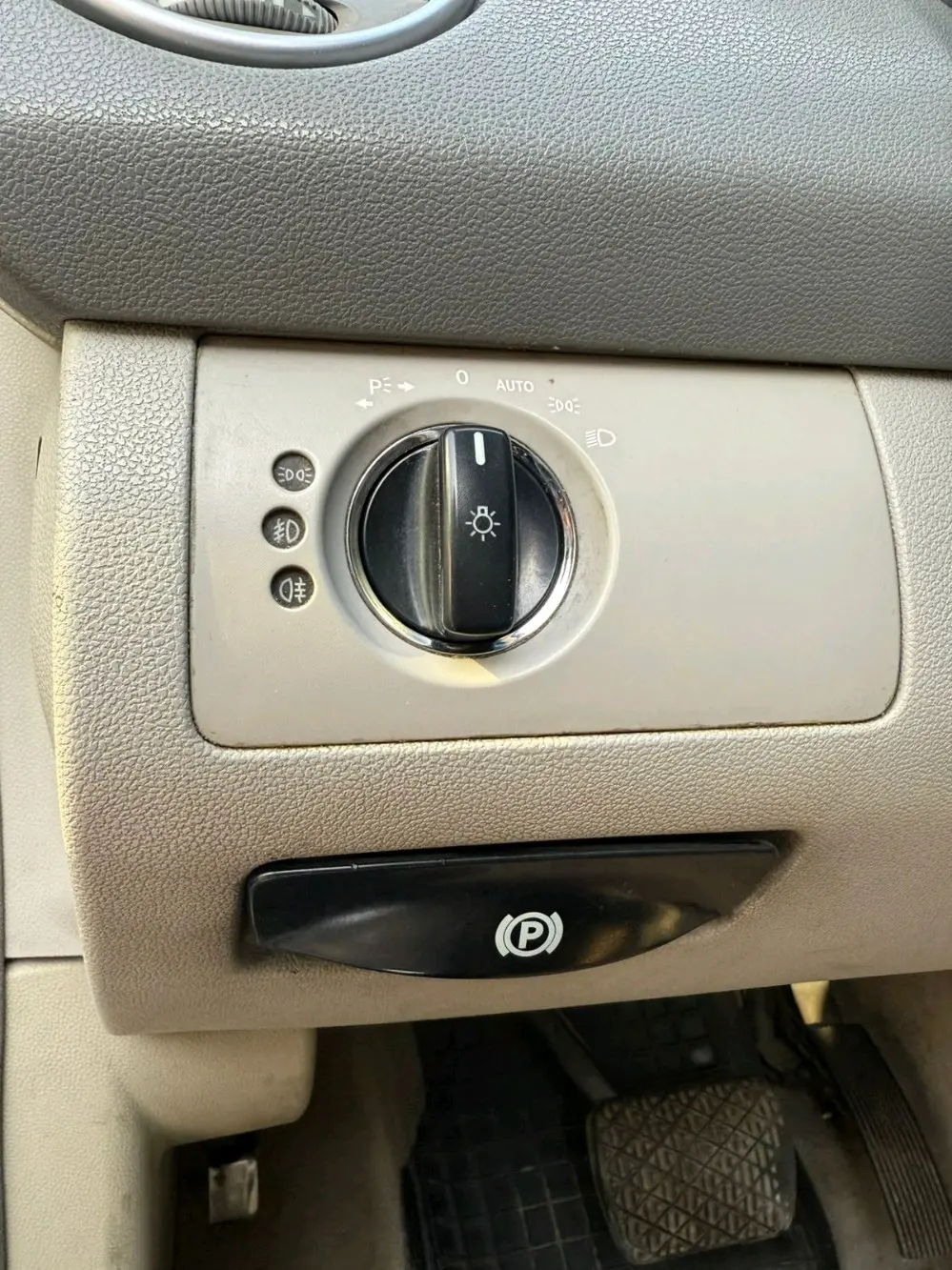 Mercedes Benz ML350مرسيدس ML350 موديل 2006 بحالة ممتازة جدًا من الداخل والخارج، س