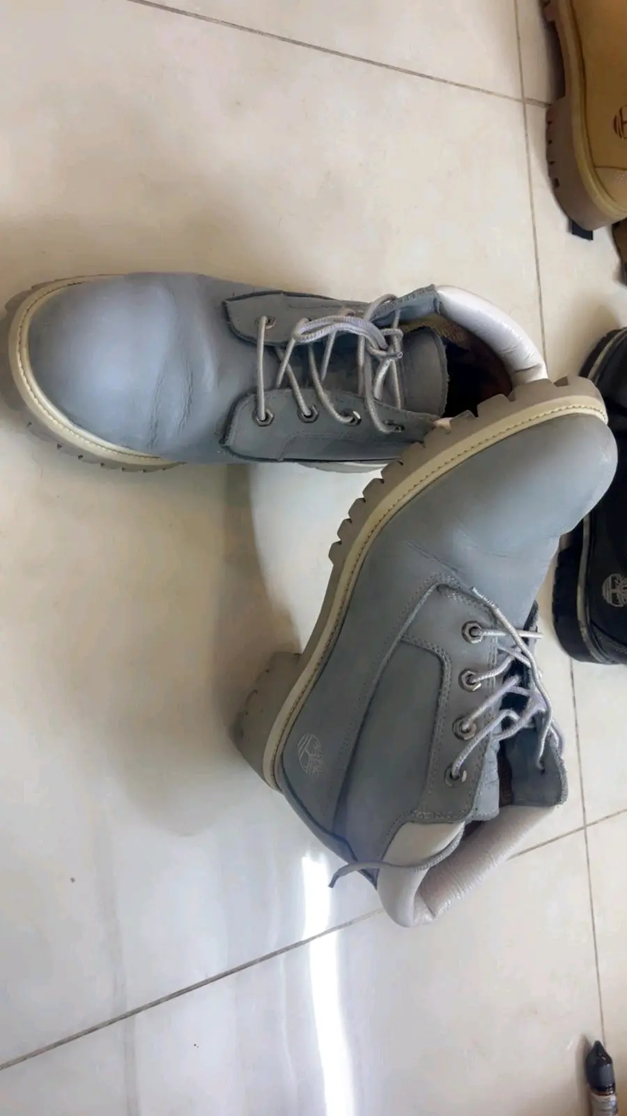 احذية تمبرلاند وكولومبيا اصلي بحال الوكالة