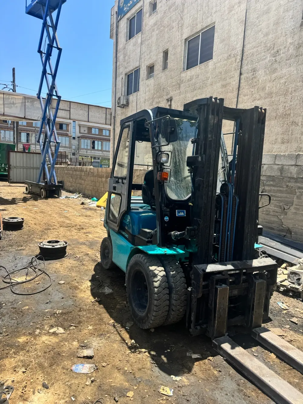 رافعات شوكيه و سيزرلفت