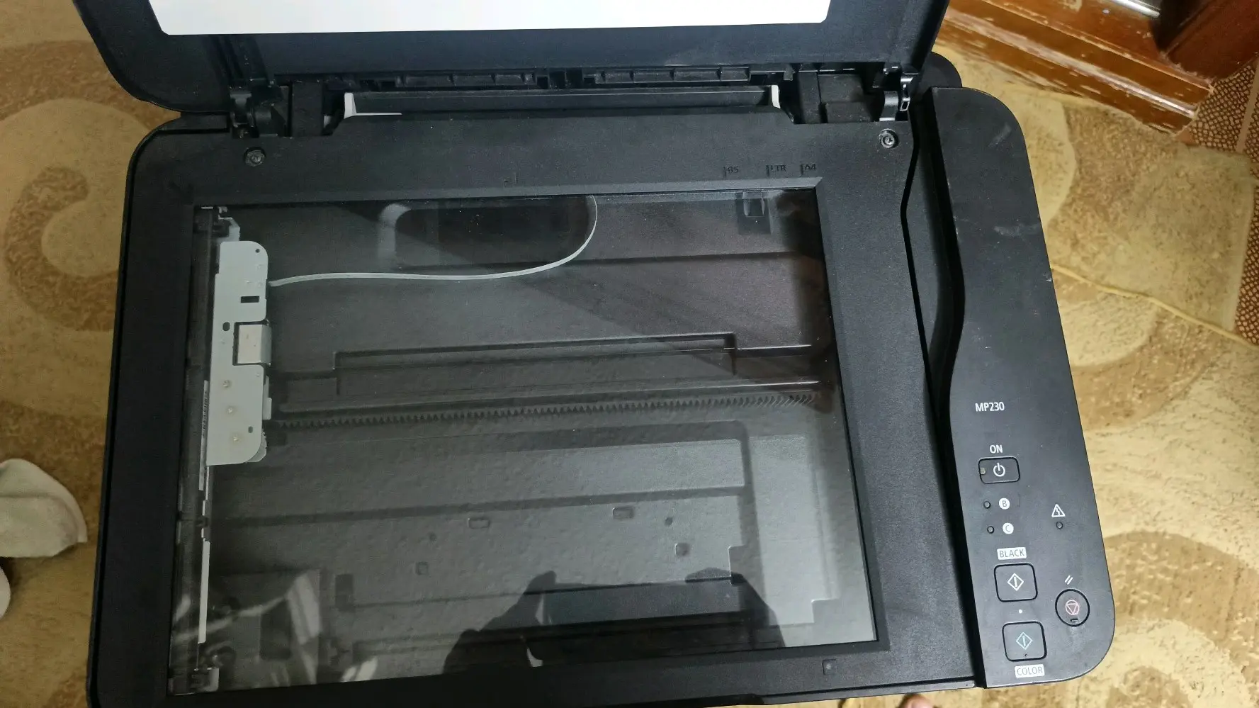 حاسوب hp و طابعة canon