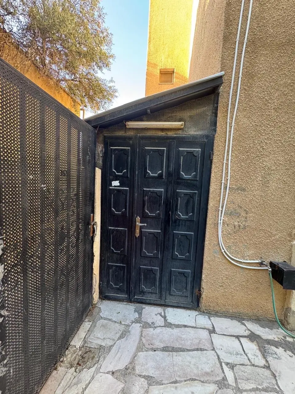 شقه ارضيه حاره ٥ ابو نصير