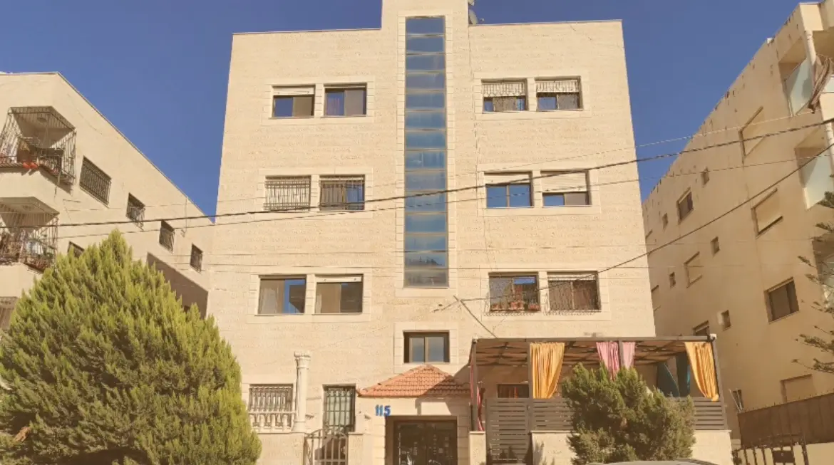 شقة مميزة للبيع في جبل الزهور