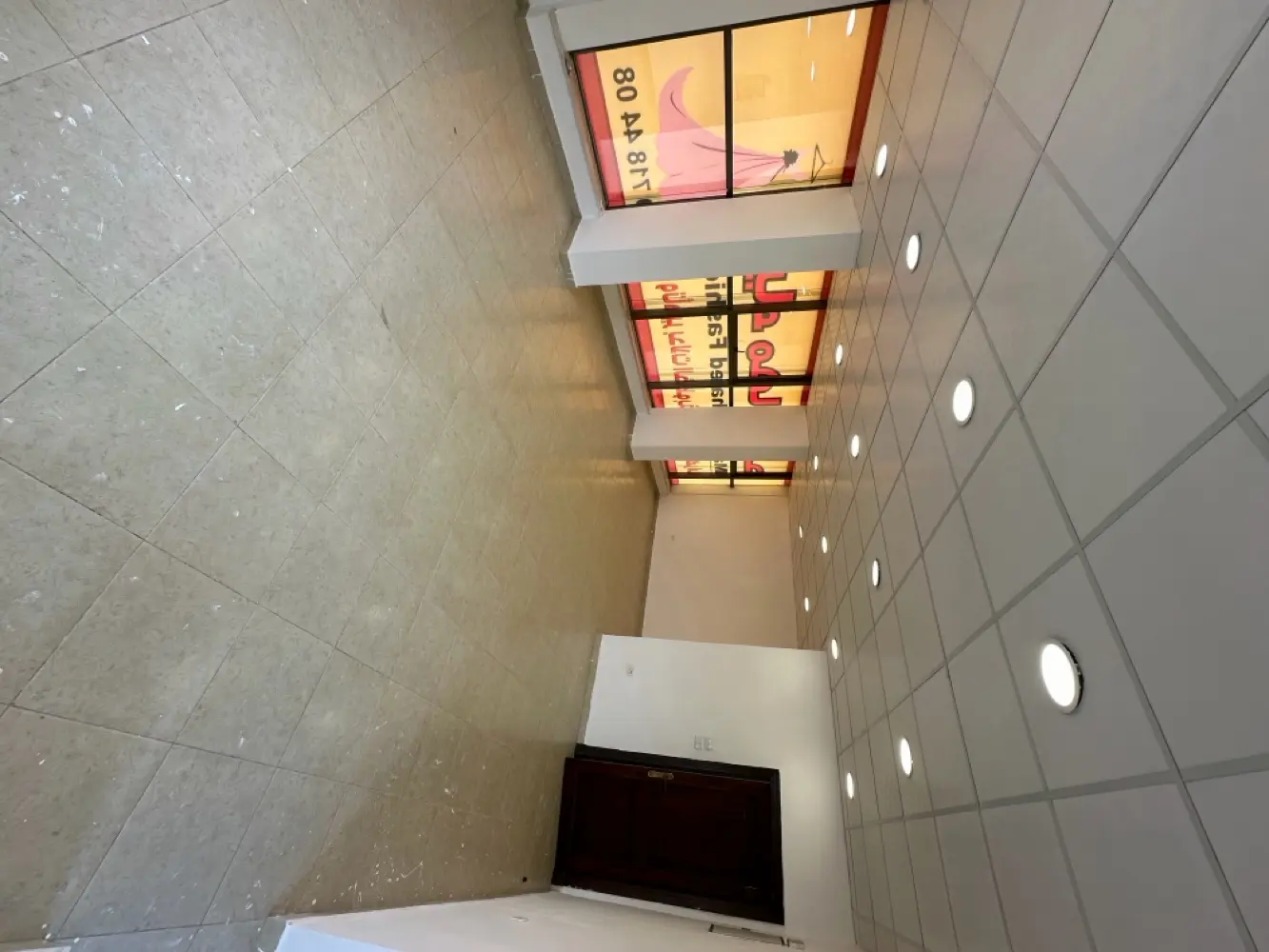 محل للايجار مرج الحمام مجمع فخم بزبط لجنيع الاعمان