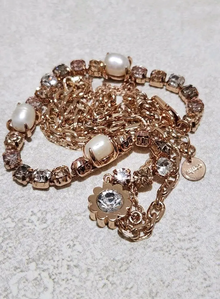 قلادة Mimco الوردية المطلية بالذهب الوردي