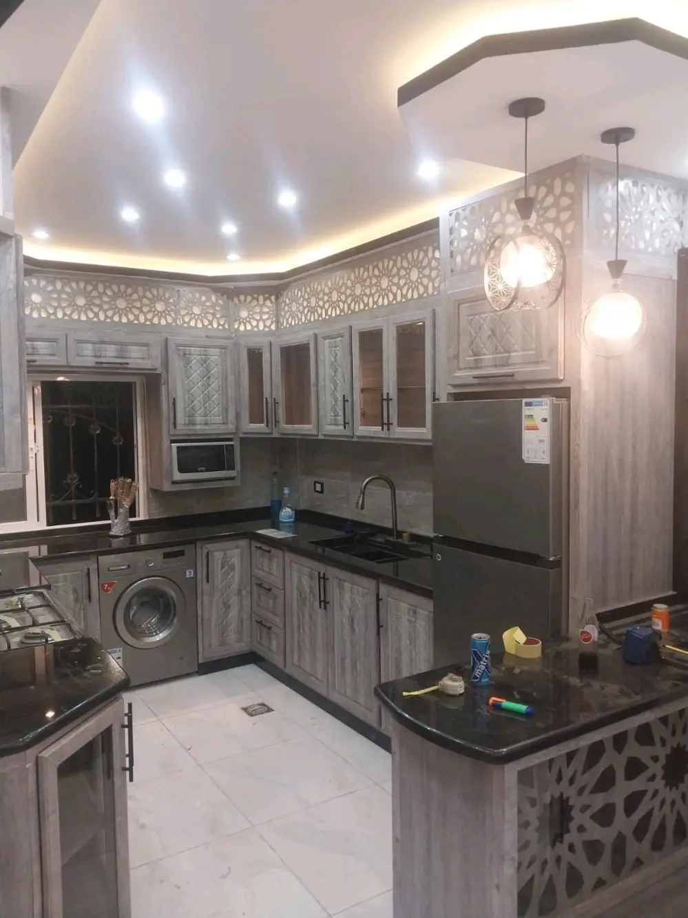 تفصيل مطابخ المنيوم وشبابيك واباجورات وصيانه اباجورات ومناخل