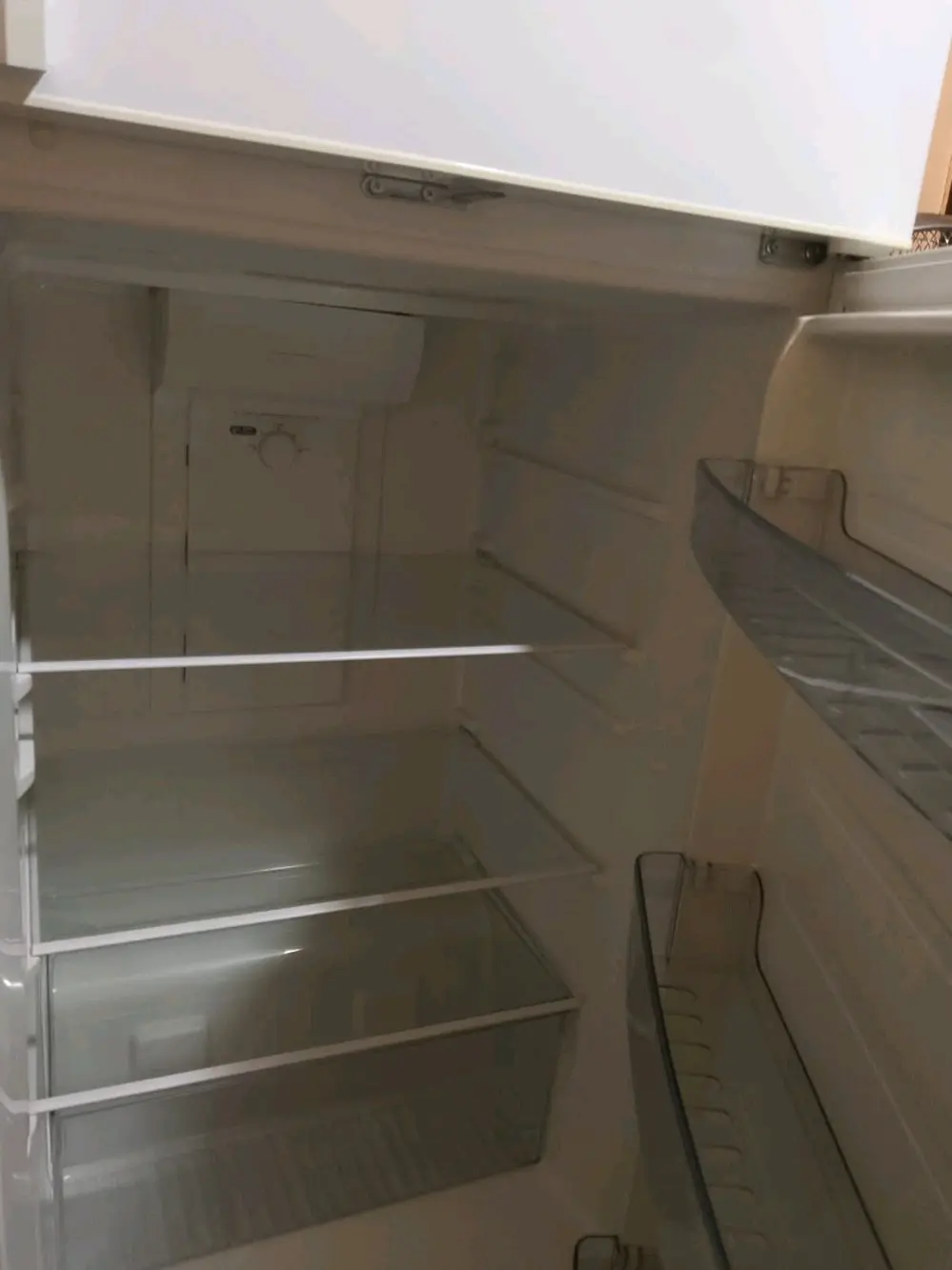 ثلاجه وفريزر نوع جينرال