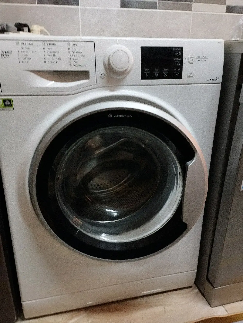 غسالة اريستون 7 كغم بحالة ممتازة