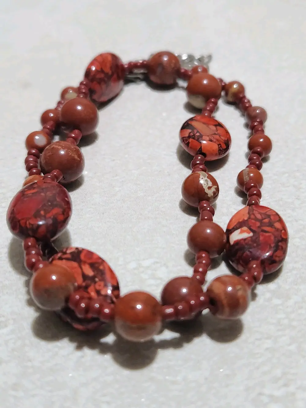 قلادة  طويلة مصنوعة يدويًا