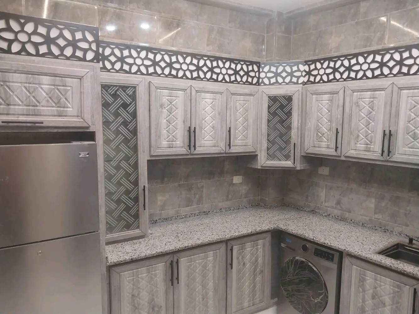 تفصيل مطابخ المنيوم وشبابيك واباجورات وصيانه اباجورات ومناخل