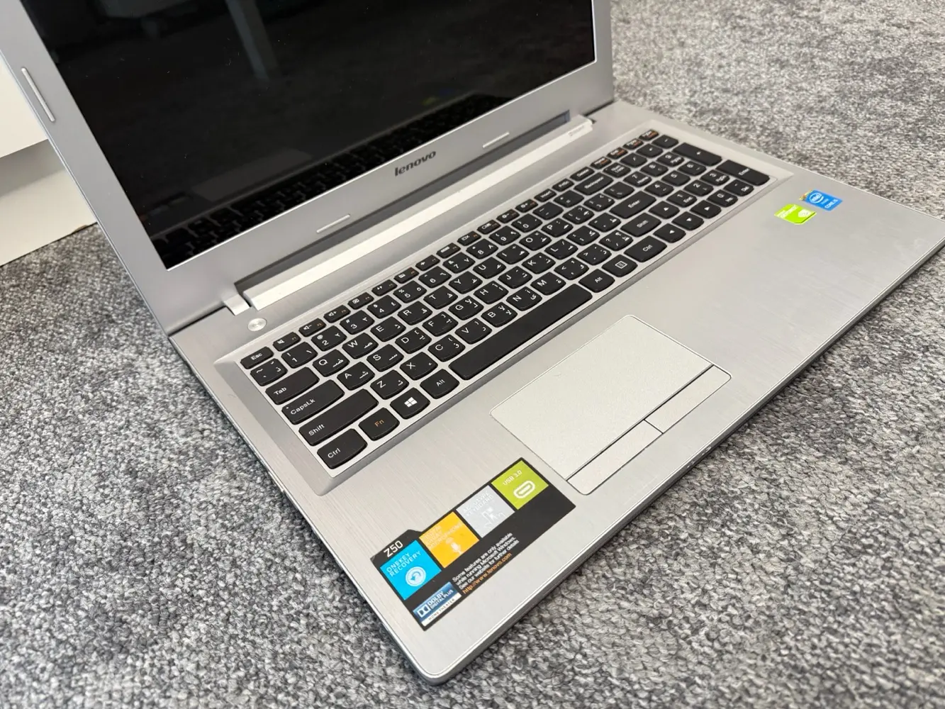Laptop Lenovo لاب توب
