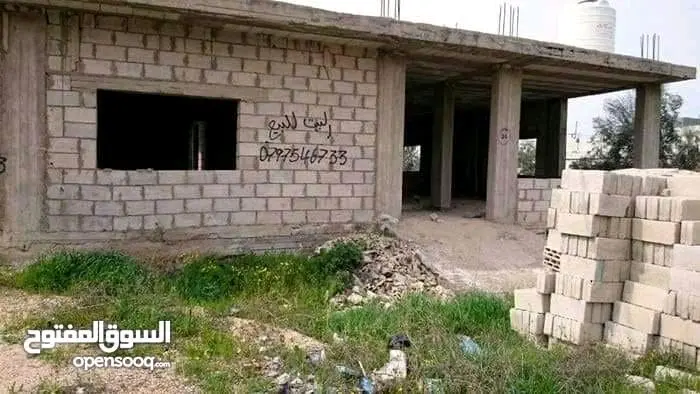 بيت عظم مسطح كبير بقريه الطيبه اربد للبيع بسعر مغري