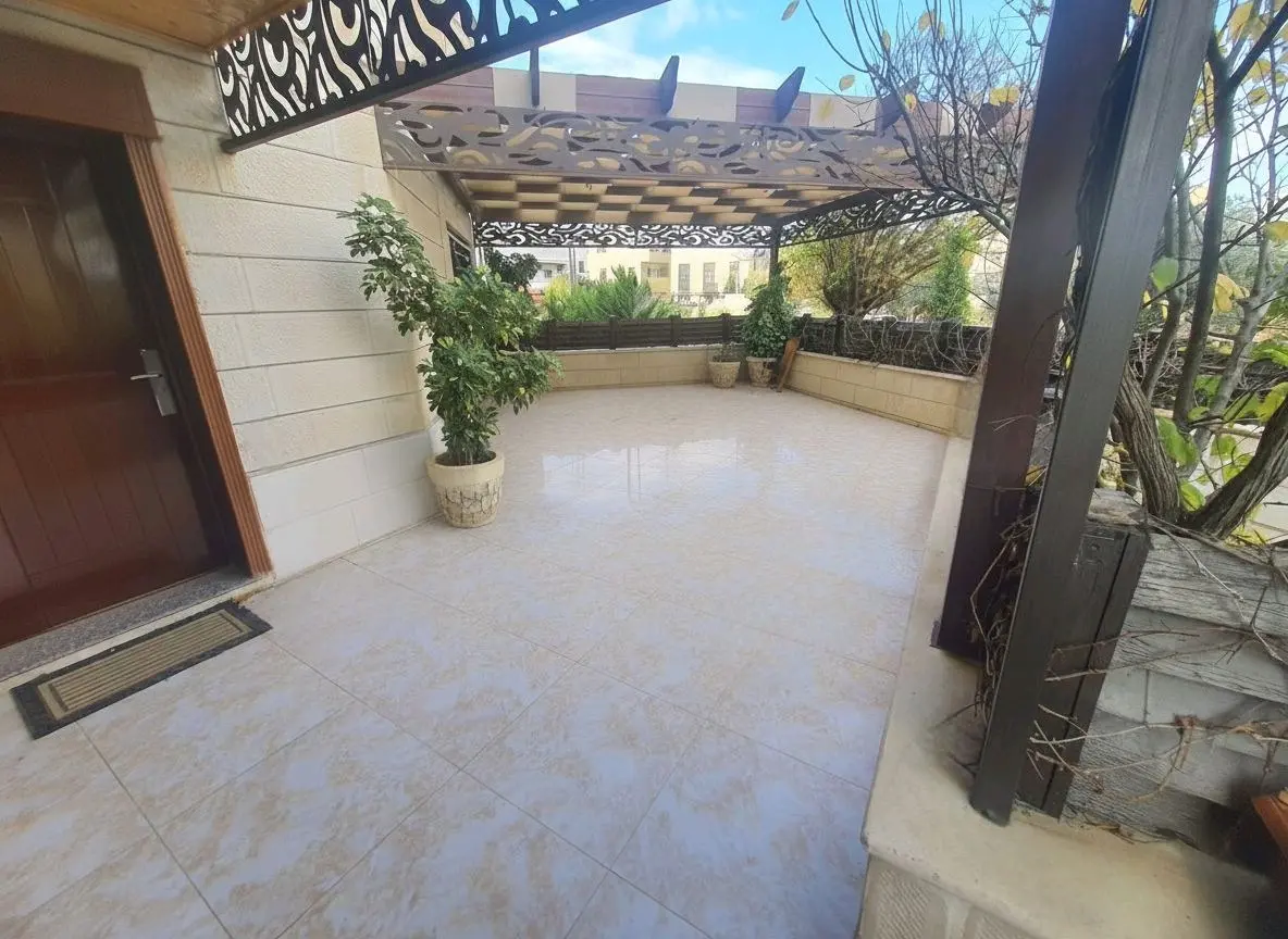 شقة ارضية للبيع في المقابلين