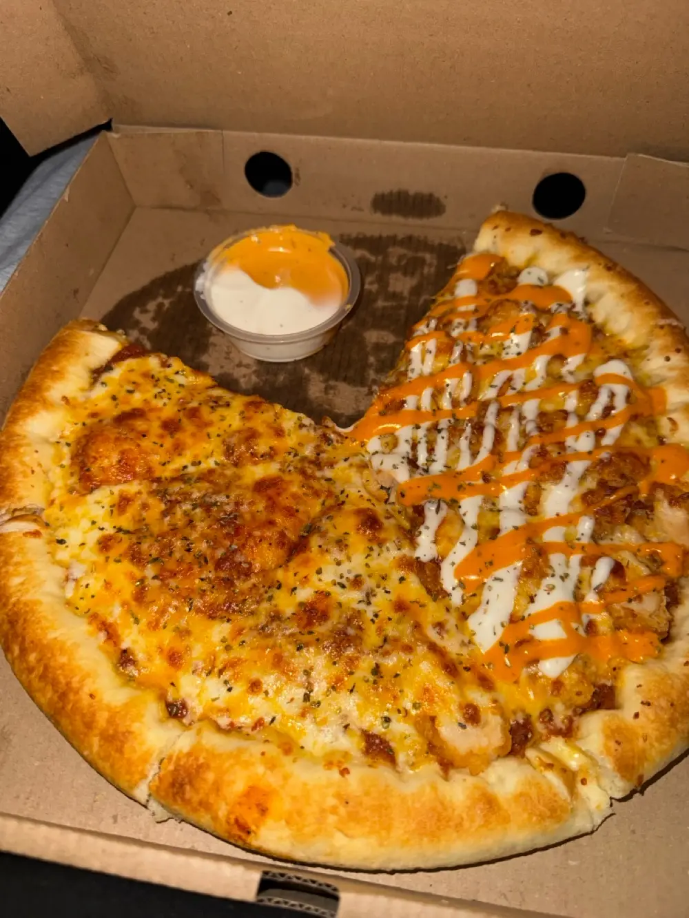 بيتزا ومعجنات الكبير أوي