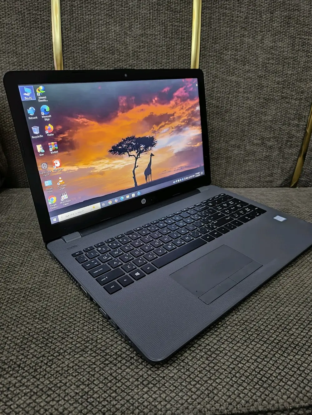 لابتوب اتش بي كور اي٣ جيل سادس مواصفات ممتازة جدا للبيع