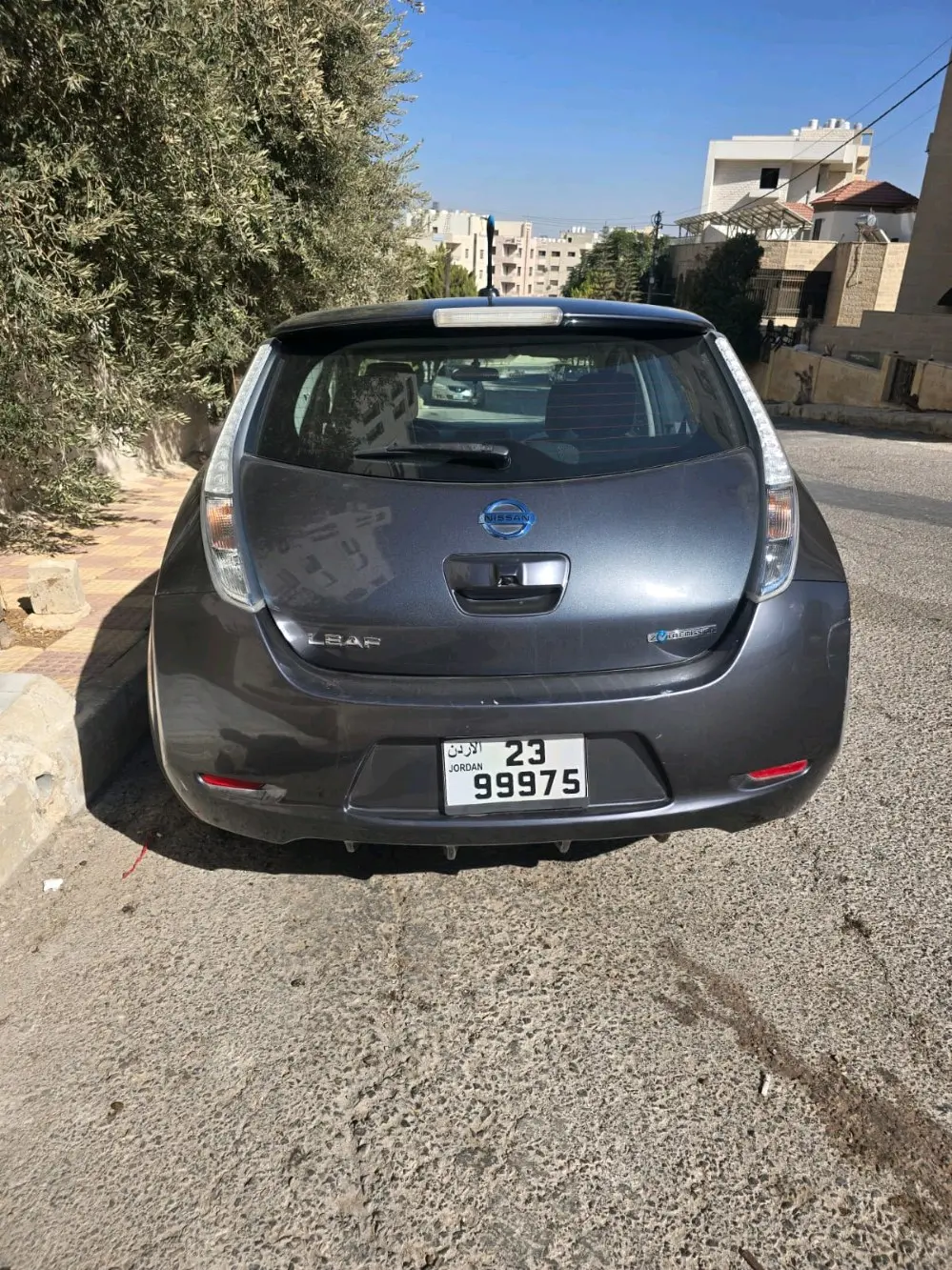 نيسان ليف ٢٠١٣ ٨ بار