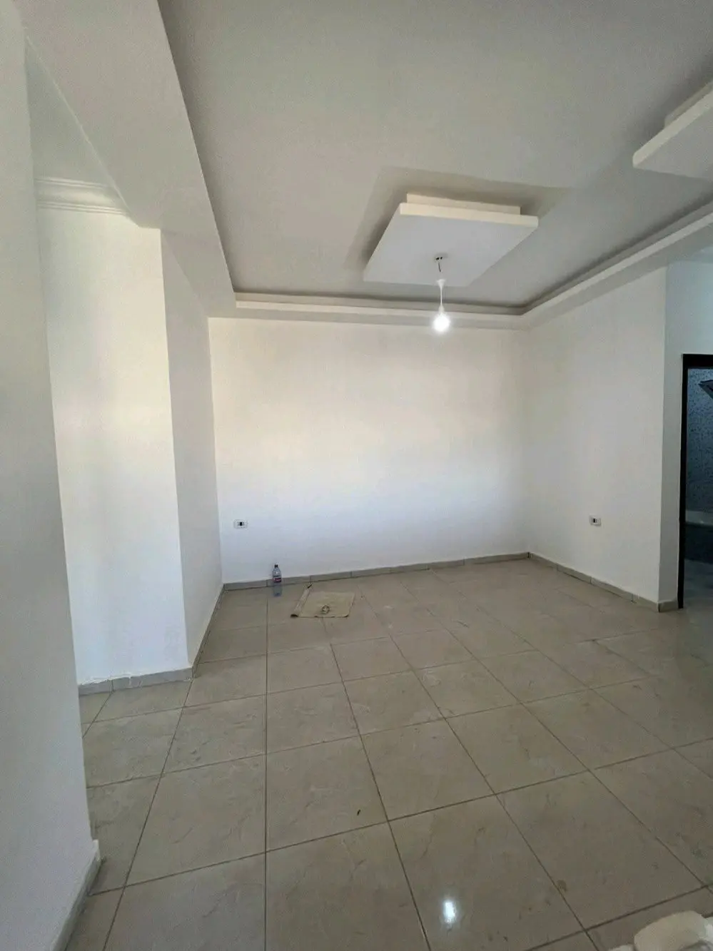 شقه طابق ثالث للبيع مساحه 120 م