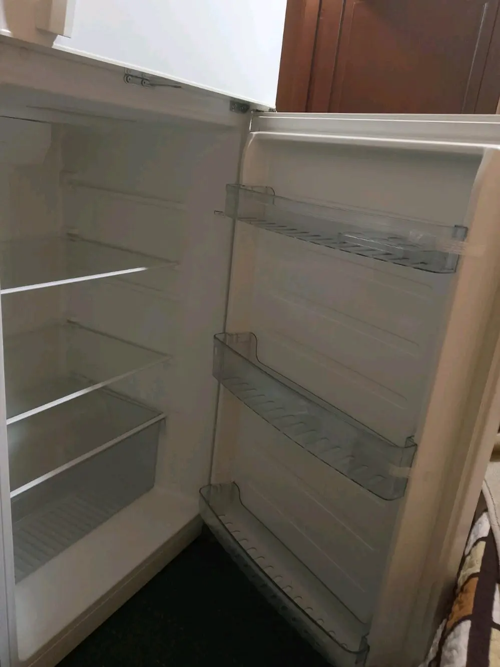 ثلاجه وفريزر نوع جينرال