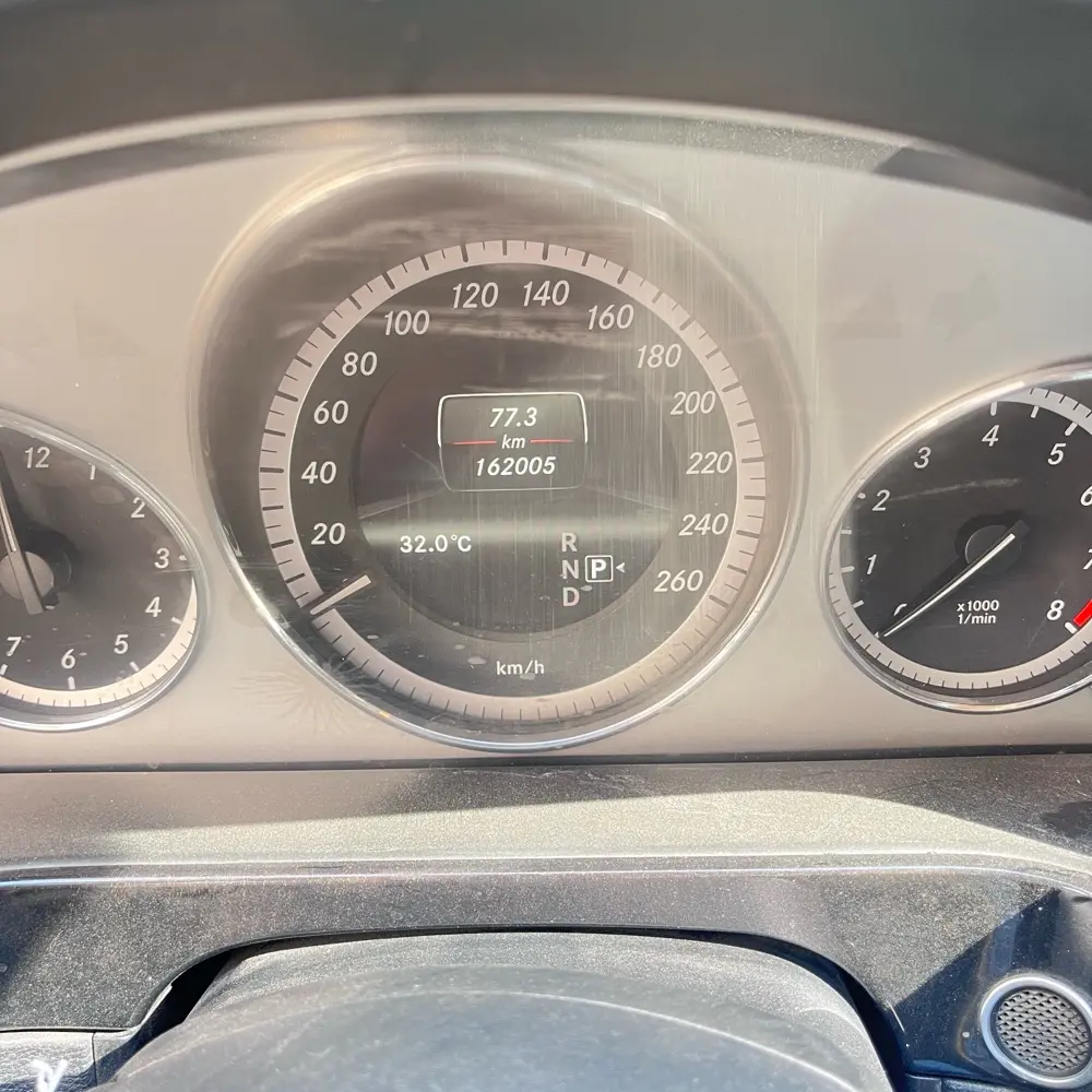 مرسيدس E2002013