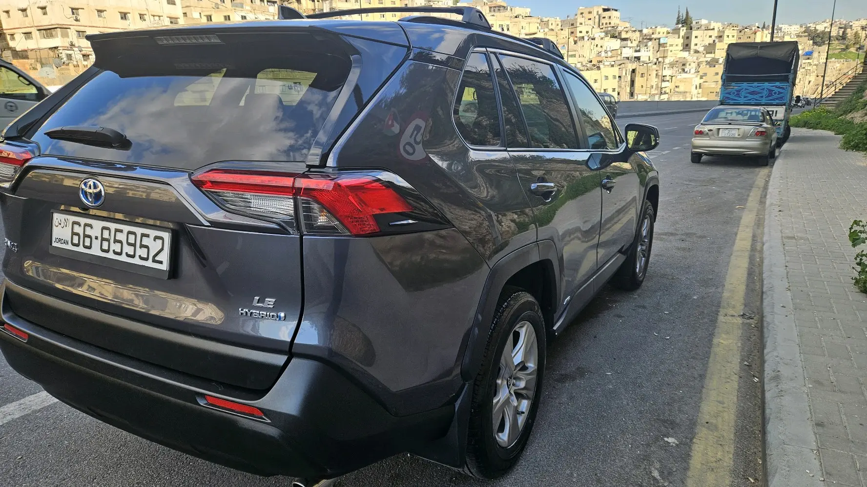 تويوتا راف 4 موديل 2024 LE   4*4 بحالة الوكاله