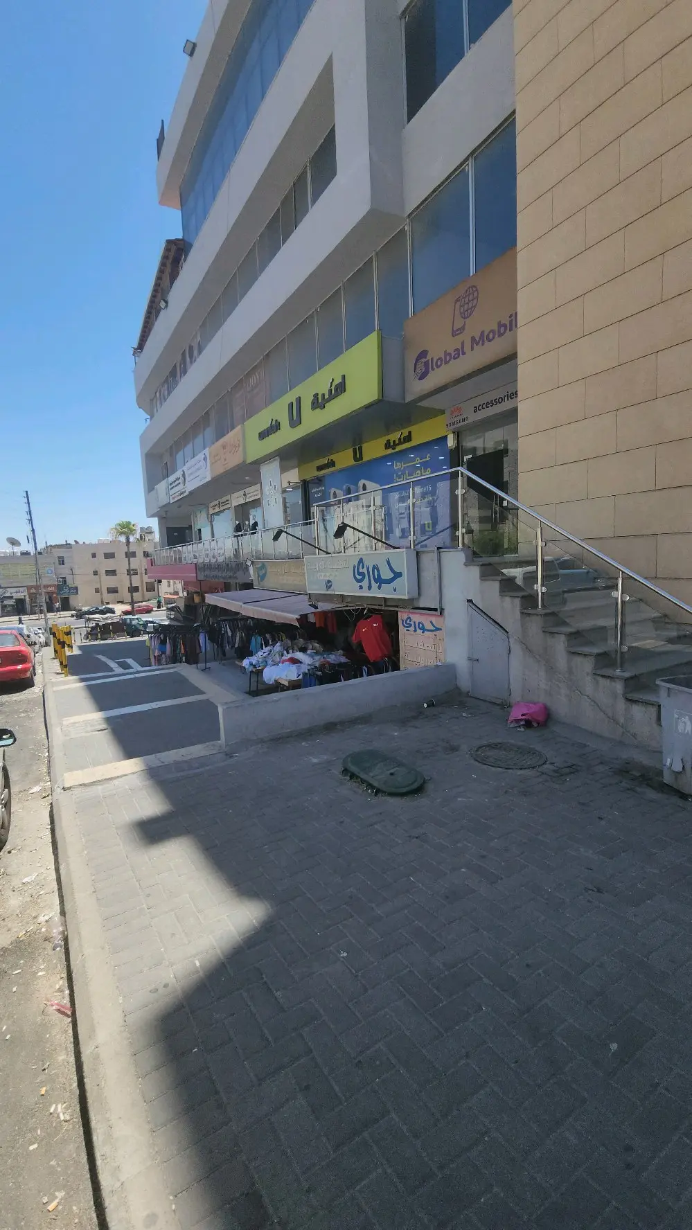 محل بموقع مميز ملاصق لأمنية وهايبرماكس