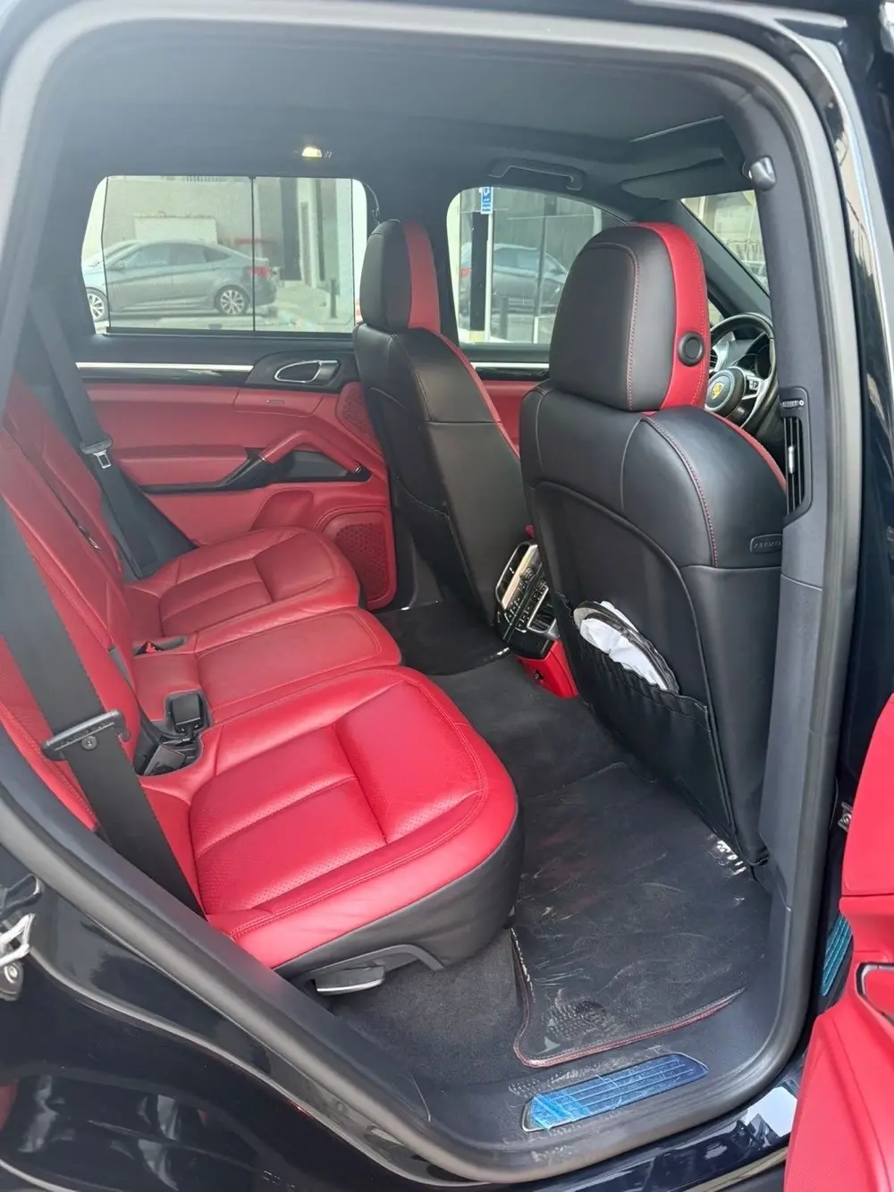 صيانة وقطع غيار المركبات الالمانية audi Porsche Volkswagen