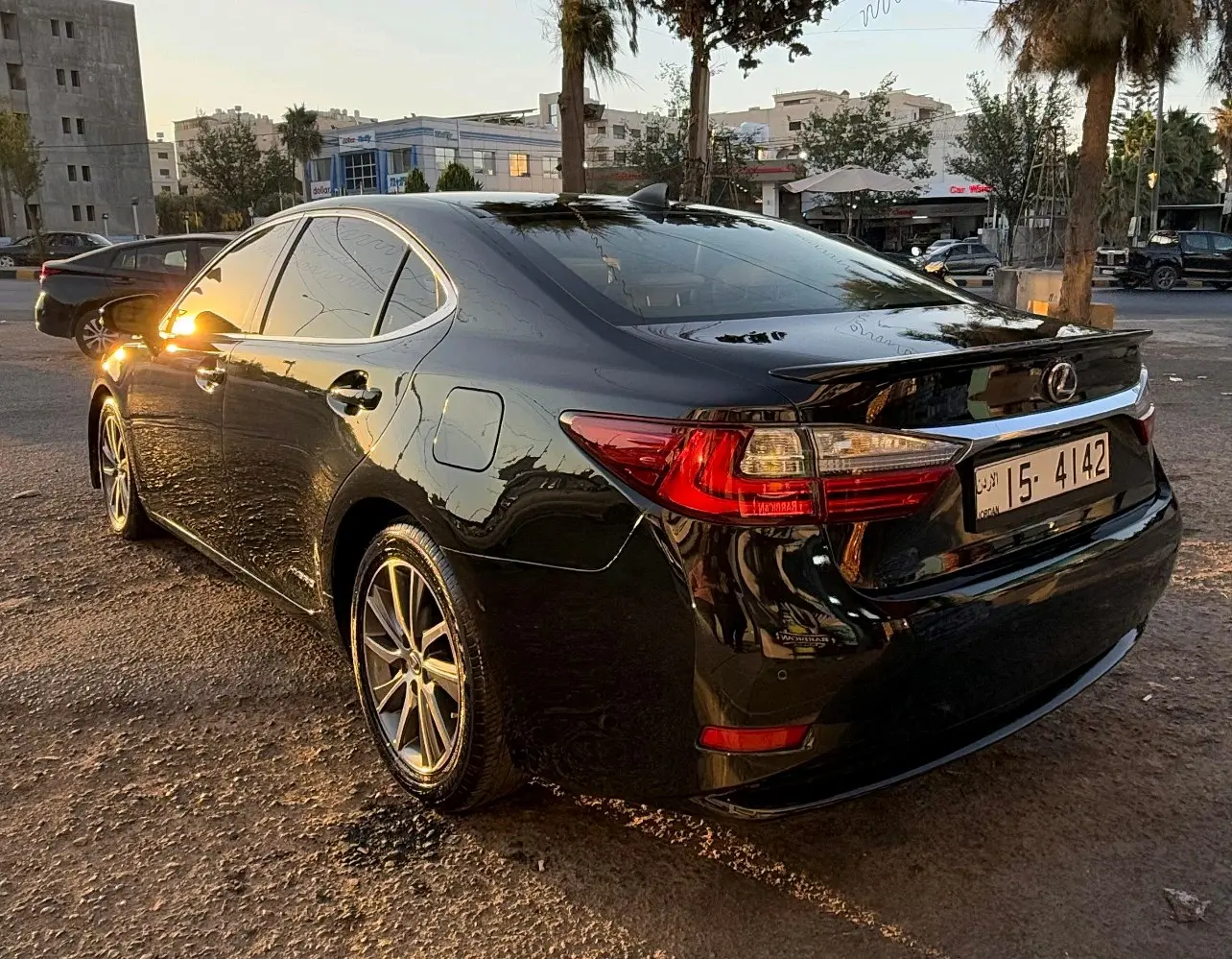 لكزس ES300 لون اسود