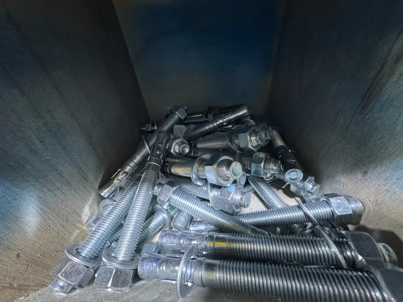 أكبر تشكيله براغي المملكه (جمله-مفرق)