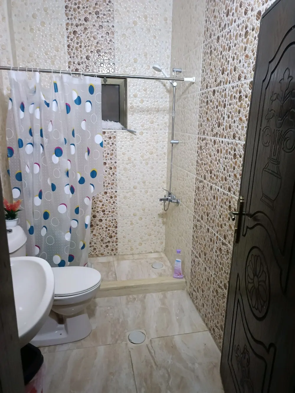 شقة ديلوكس للبيع في الزرقاء - جبل طارق