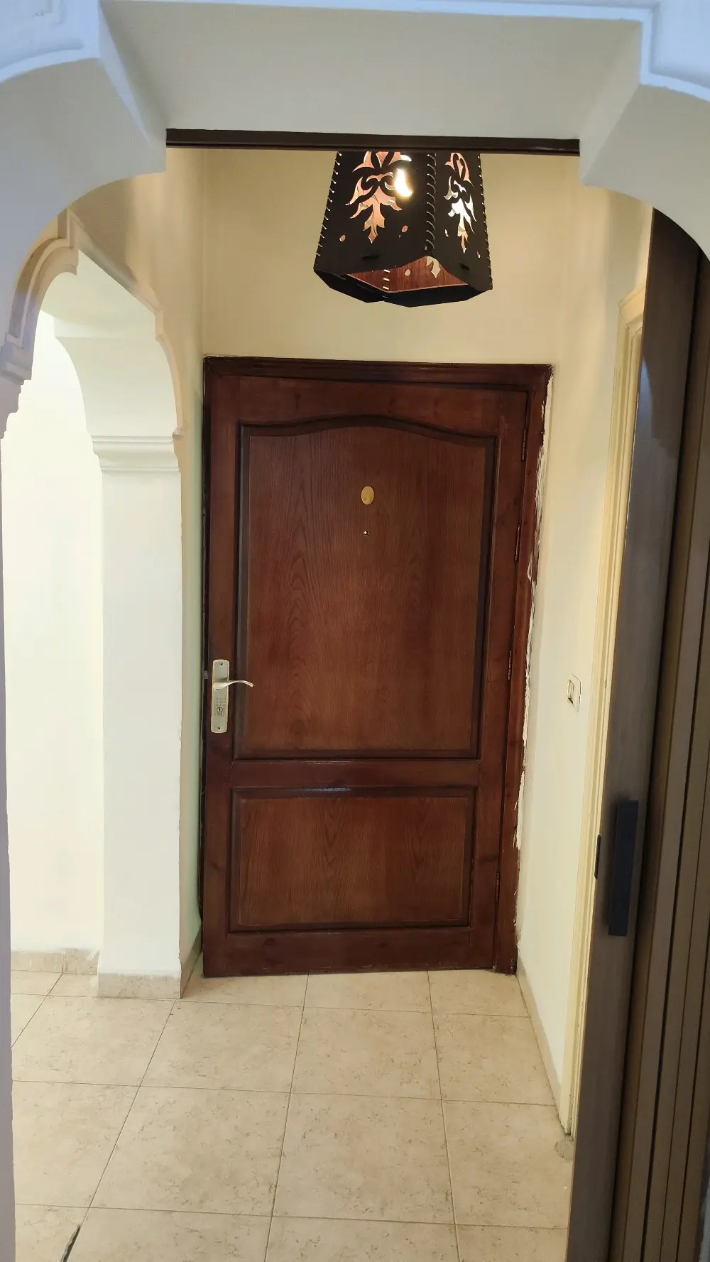 شقه سكنيه للأيجار الربعي في البتراوي خلف الاكاديميه الامريكيه