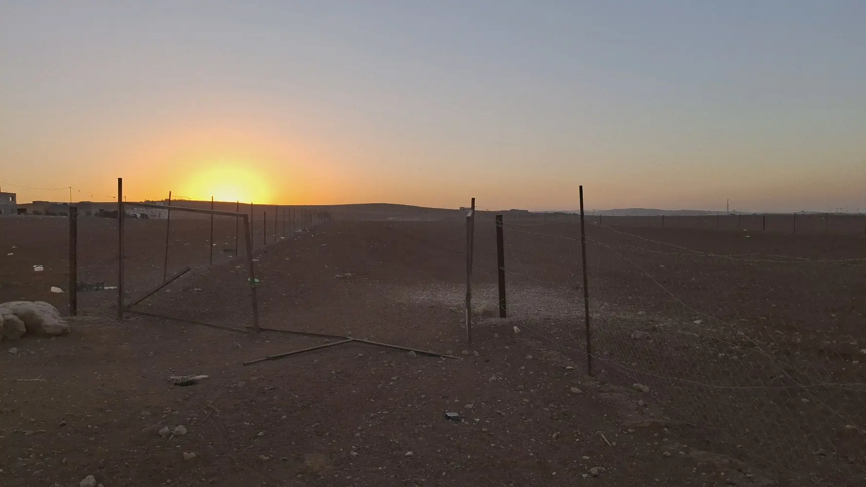 ارض بمساحة 14 دونم 633 متر