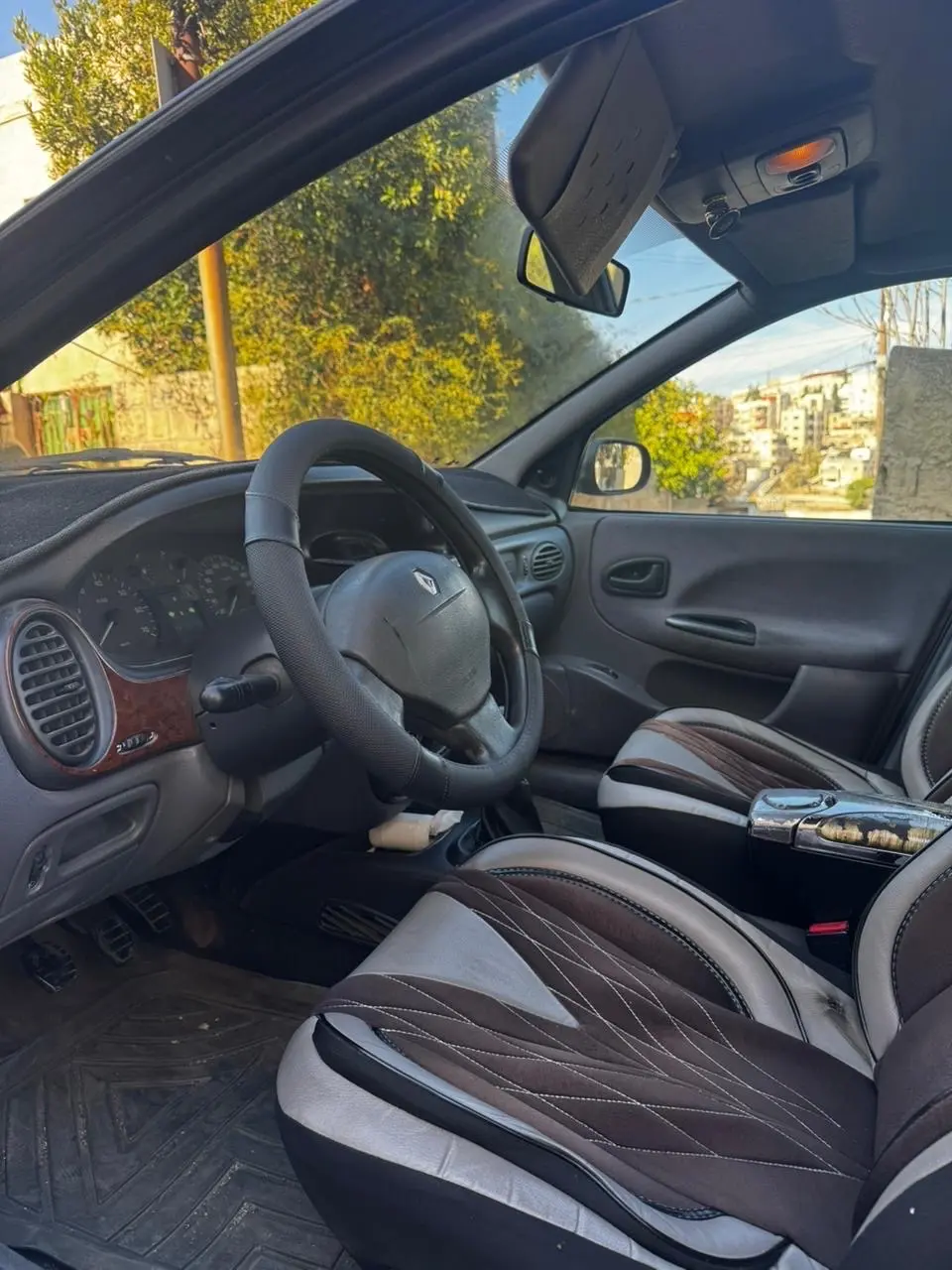 رينو ميغان موديل ٢٠٠٠ ماتور ١٦