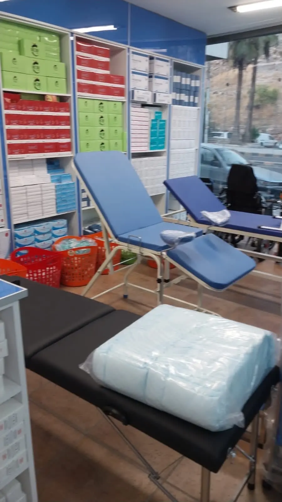 أجهزة و مستلزمات طبية و مستهلكات