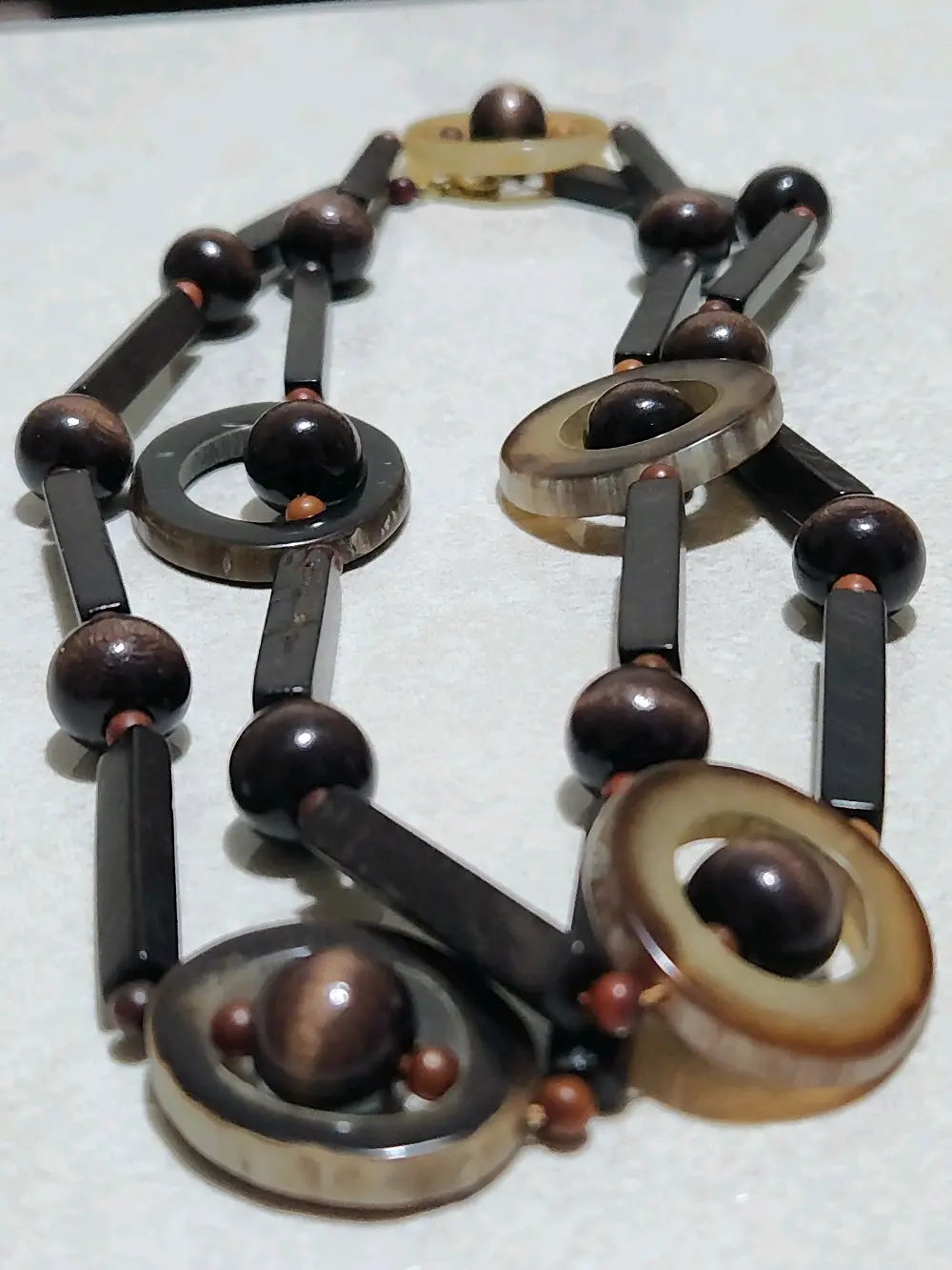 قلادة من حلقات الخرتيت