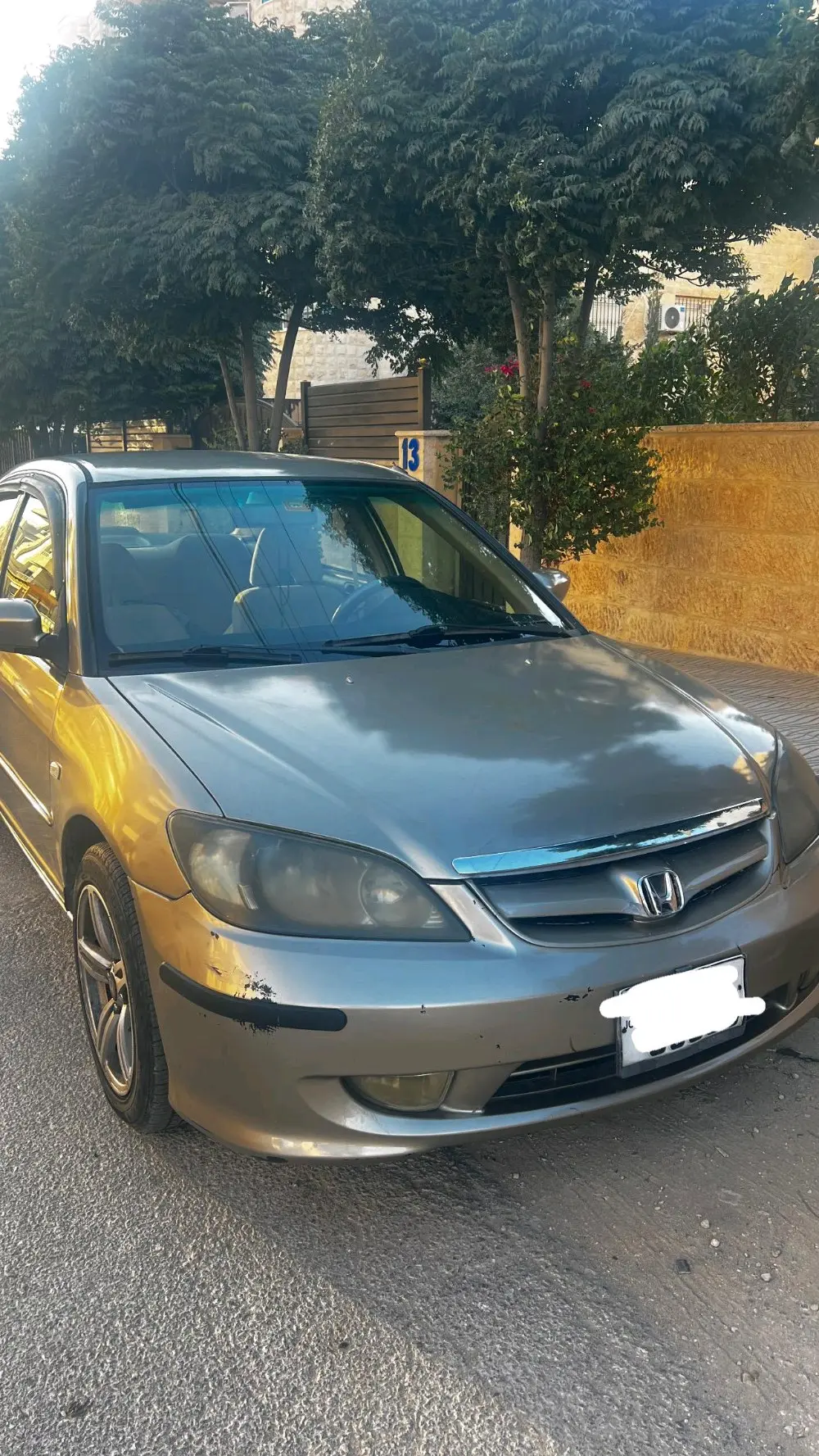 هوندا سيڤيك ٢٠٠٥ للبيع بسعر ٤١٠٠ قابل للتفاوض بشيء بسيط بعد المعاينة.