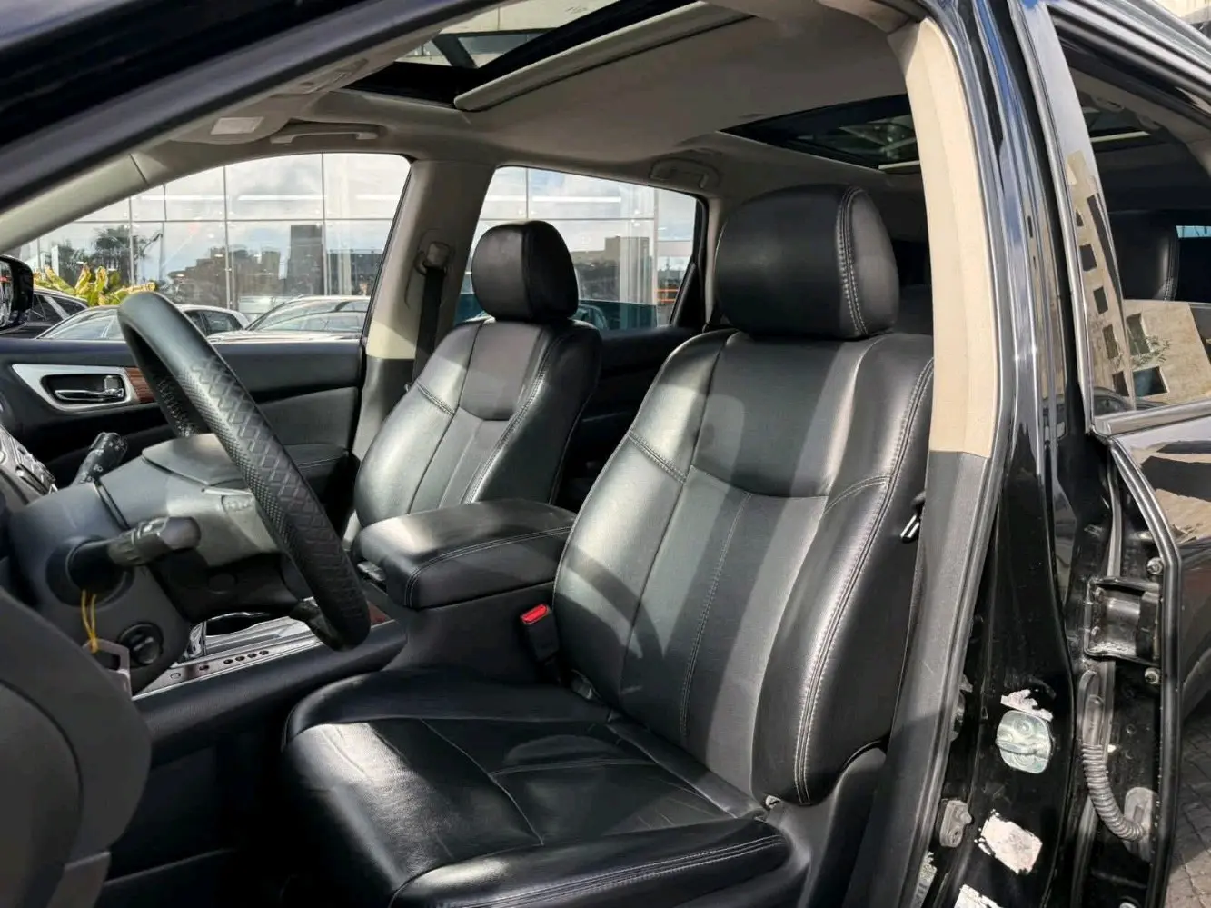 للبيع نيسان باثفيندر هايبرد 7 مقاعد موديل 2018 وارد الوكالة فحص كامل وترخيص سنه