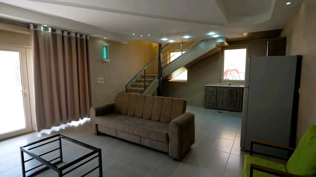 فرصة استثمارية 4 شاليهات متلاصقة للبيع جديدة