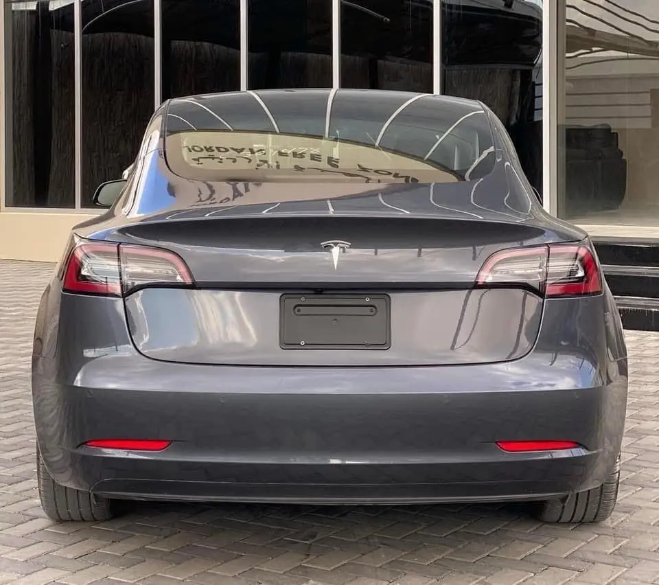 تسلا موديل ٣