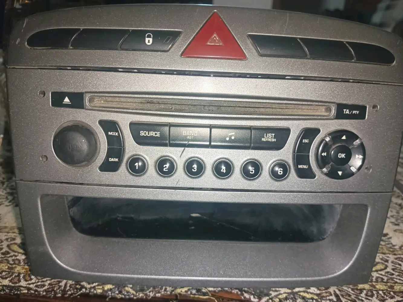 مسجل بيجو أصلي للبيع