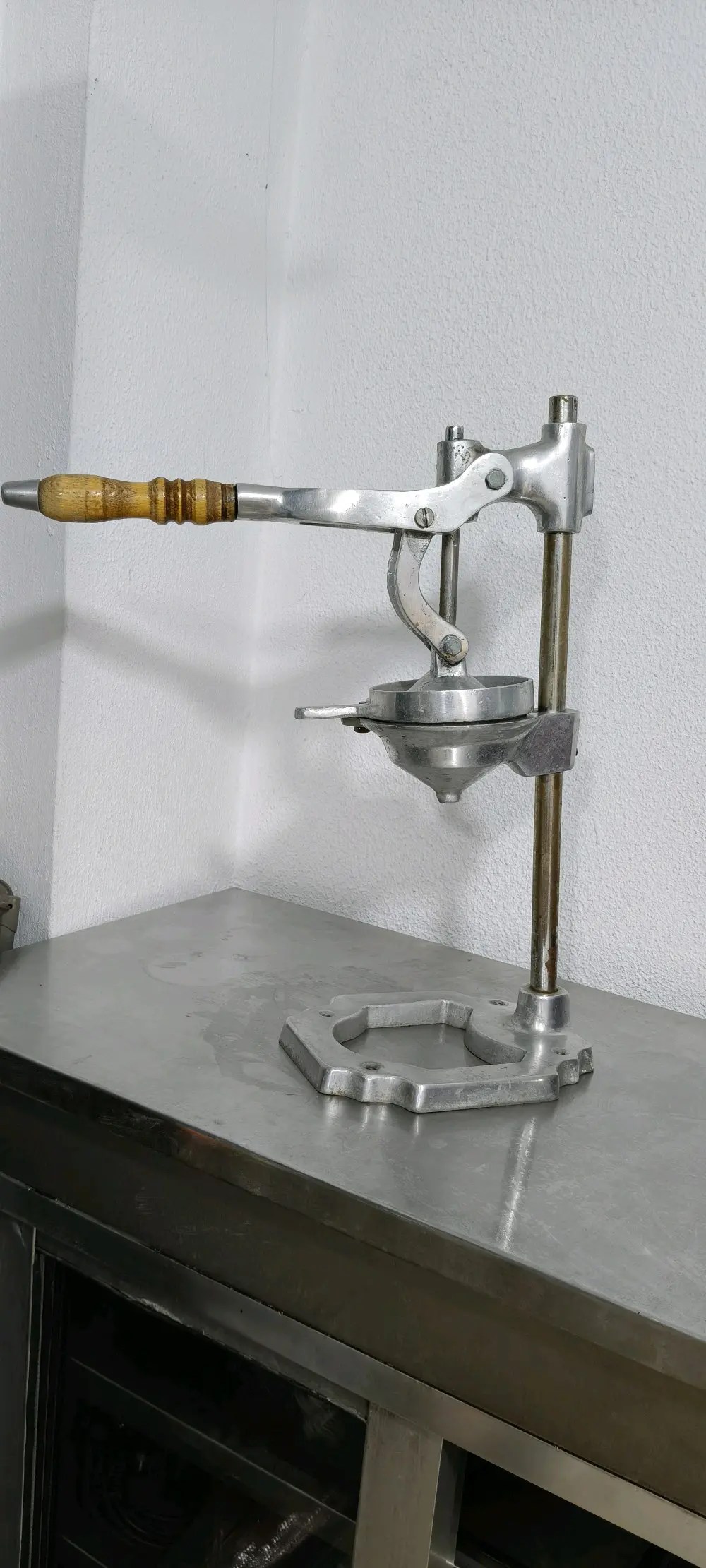 ماكينة قصب سكر + ماكينة عصير تبريد + عصارة جزر + عصارة رمان